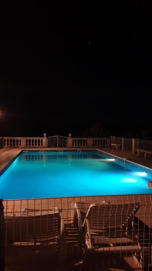 Maisonnette Au Pied De La Garrigue Villa Bernis Exterior photo